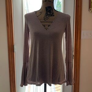 AEO M Soft & Sexy Tee. Purple white stripe. V neck. Bell sleeves.